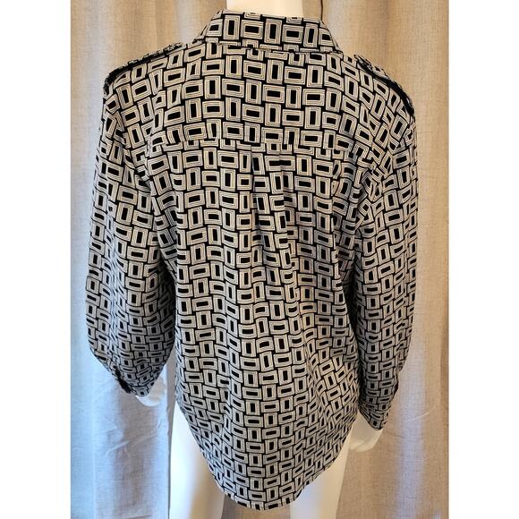 KARL LAGERFELD PARIS Women's Monogram Printed Utility Button Down Shirt Large - Picture 7 of 12